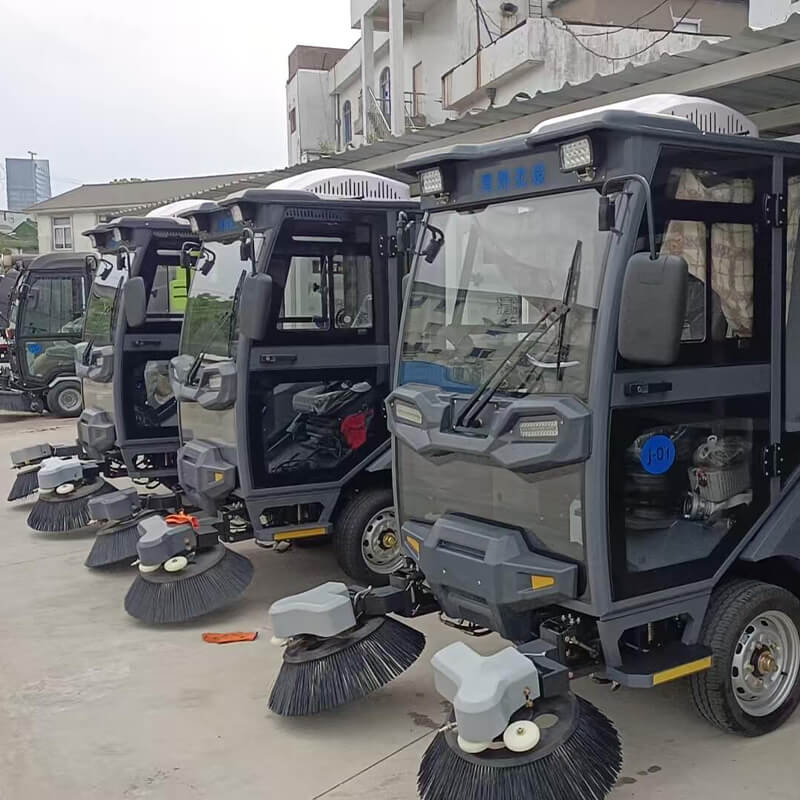 常熟金乡邻环卫S1800四轮挂桶式扫路车、F3000小型燃油扫地机